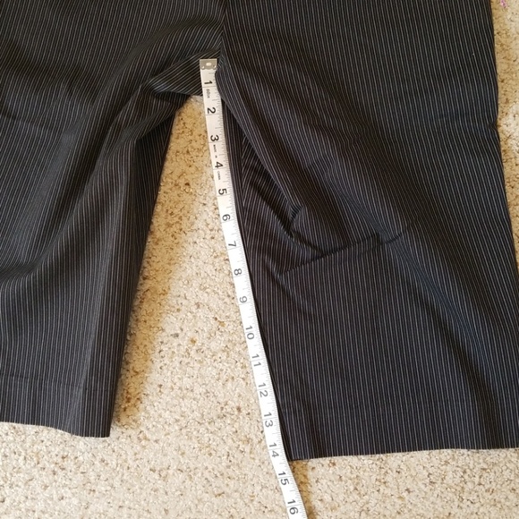5/$25 Worthington pinstripe capris - Picture 6 of 6